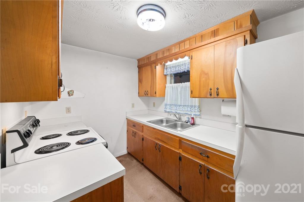 51 Cross Street Candler NC 28715
