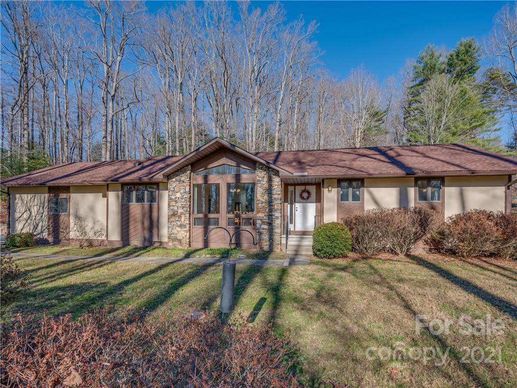388 Old Macedonia Road Saluda NC 28773