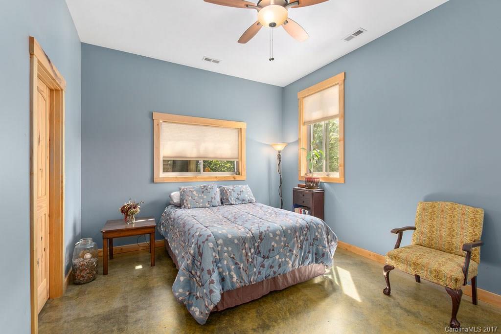 16 Olney Road Asheville NC 28806