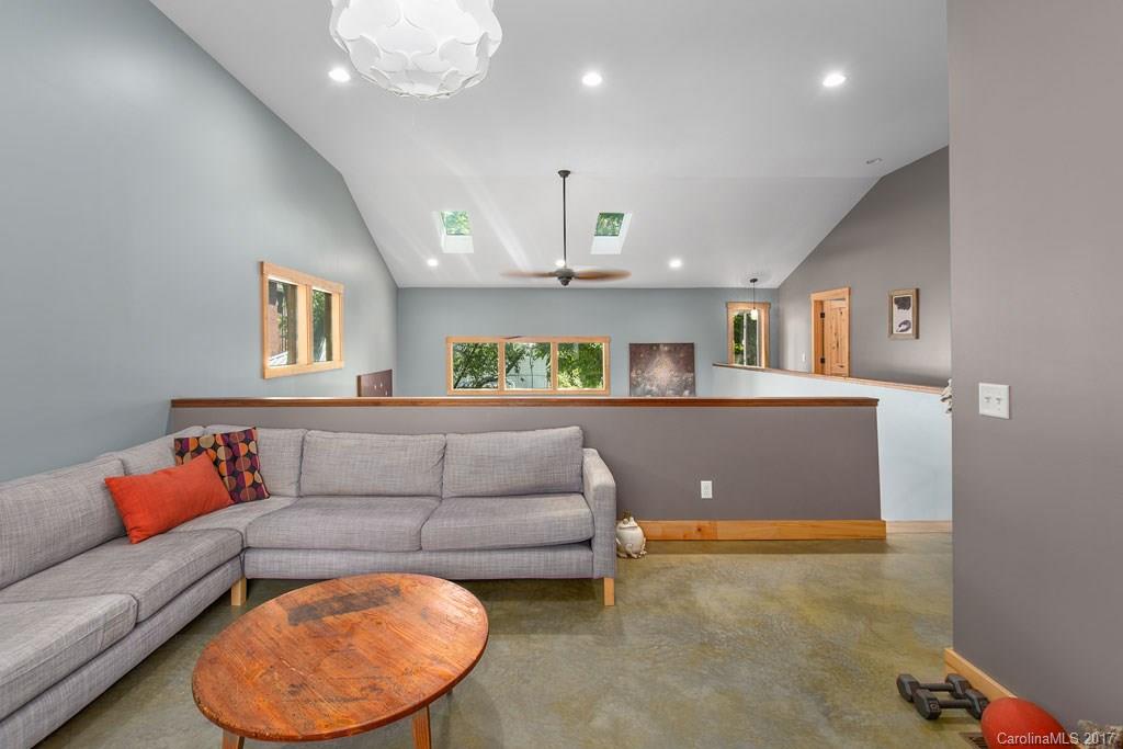 16 Olney Road Asheville NC 28806