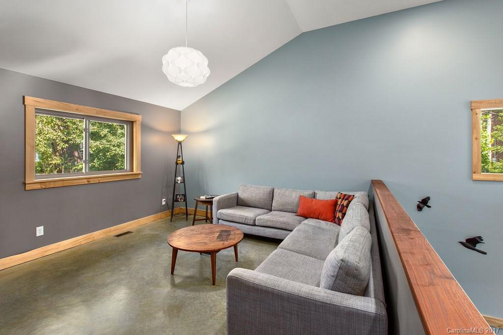 16 Olney Road Asheville NC 28806