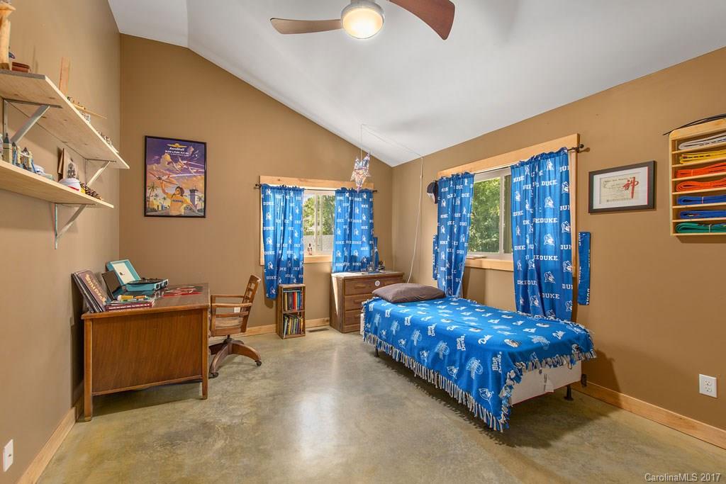 16 Olney Road Asheville NC 28806