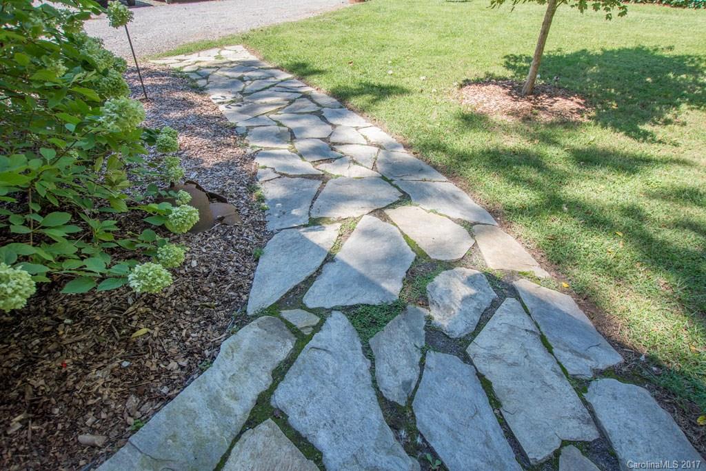 16 Olney Road Asheville NC 28806