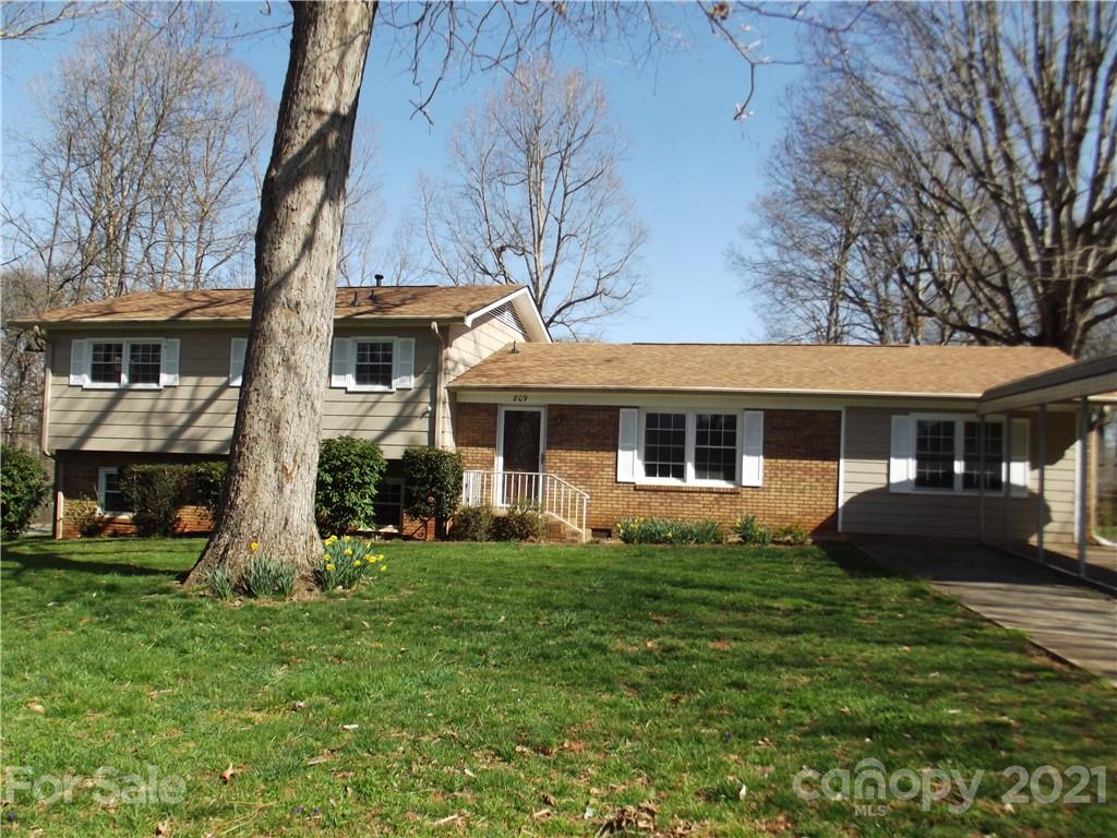 809 E 23rd Street Newton NC 28658