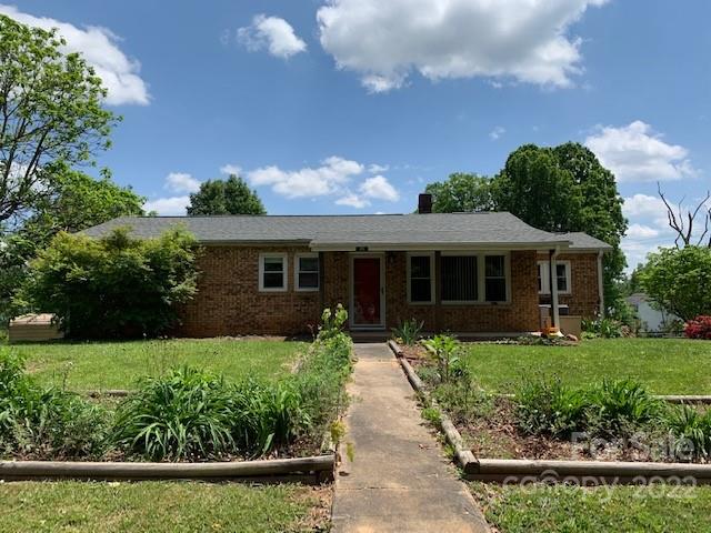 26 Wildlife Road Nebo NC 28761