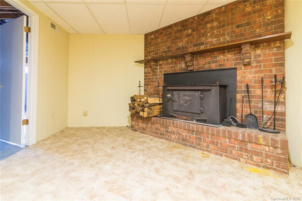 225 Ollie Weaver Road Weaverville NC 28787