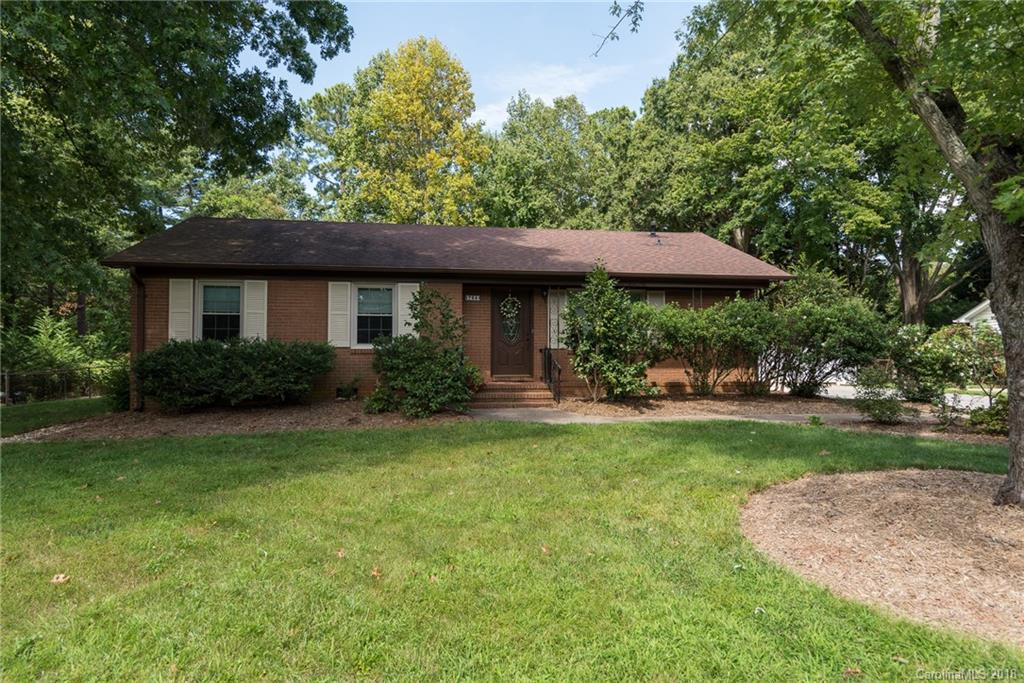 734 Twin Oaks Road Davidson NC 28036