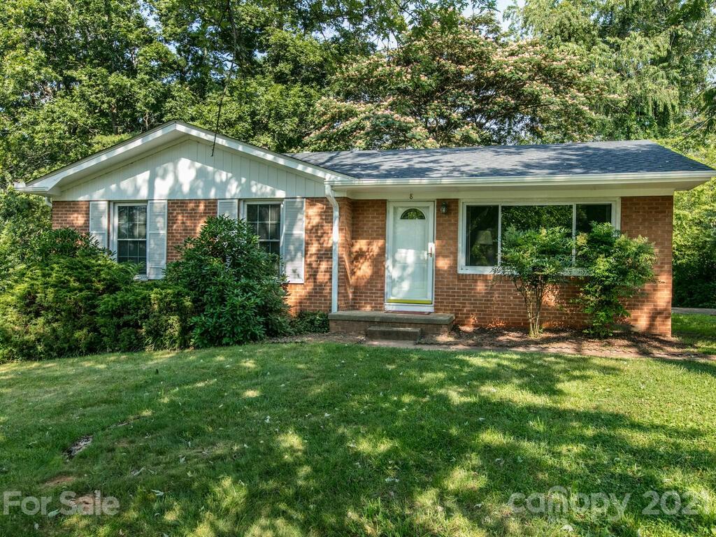 8 Jett Court Asheville NC 28806