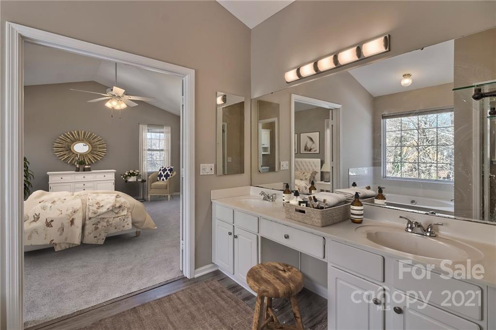 4821 Brownes Ferry Road Charlotte NC 28269