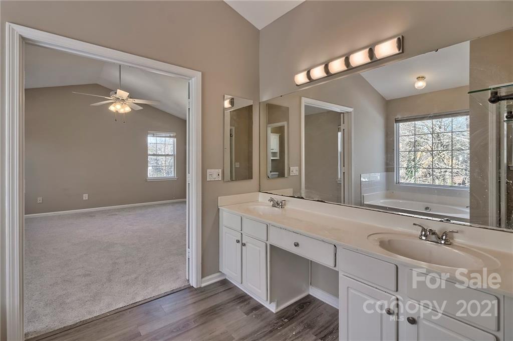 4821 Brownes Ferry Road Charlotte NC 28269