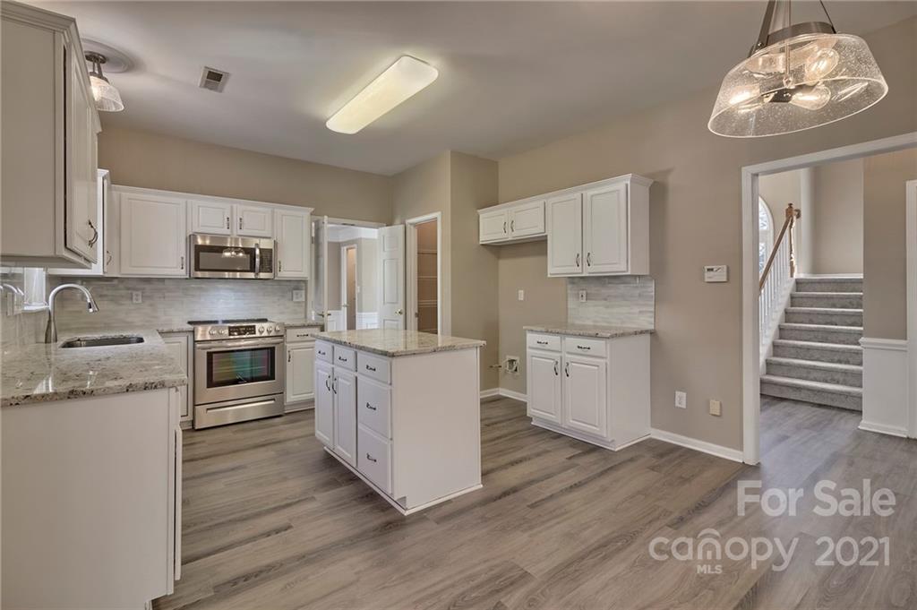 4821 Brownes Ferry Road Charlotte NC 28269
