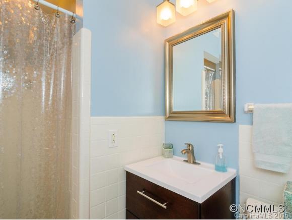 31 Deanwood Circle Asheville NC 28803