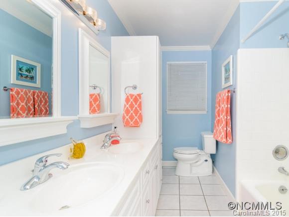 31 Deanwood Circle Asheville NC 28803