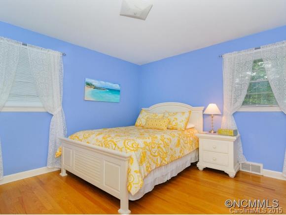 31 Deanwood Circle Asheville NC 28803