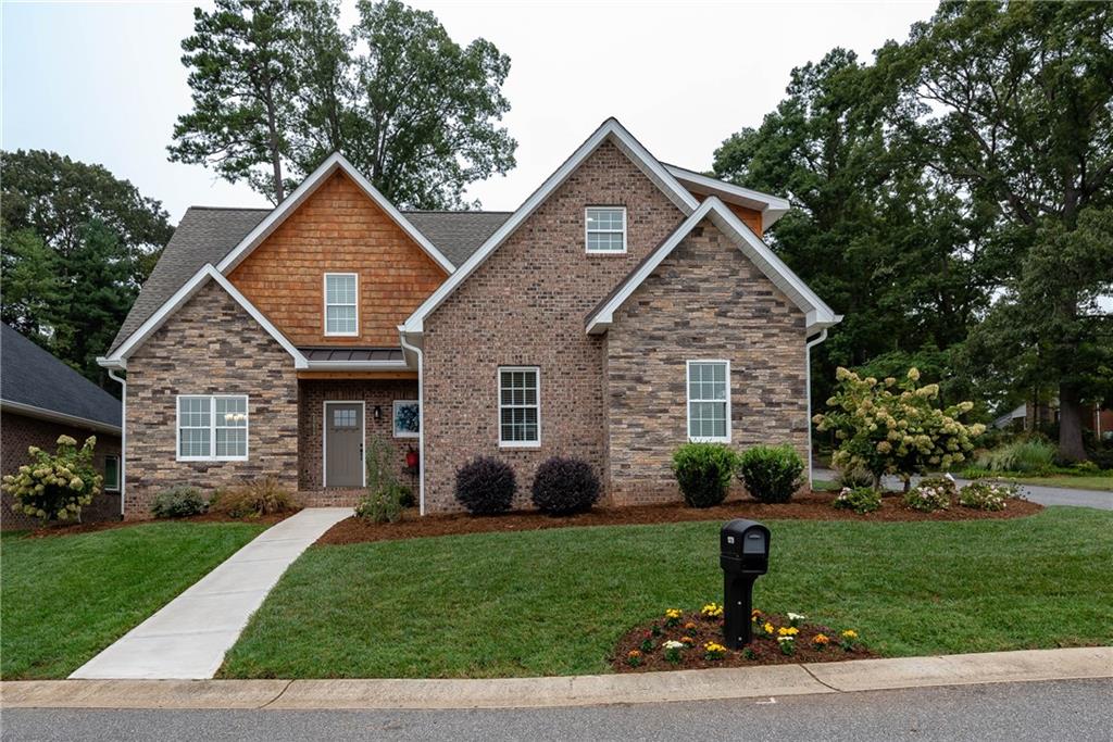 1279 10th Street Place Nw Hickory NC 28601