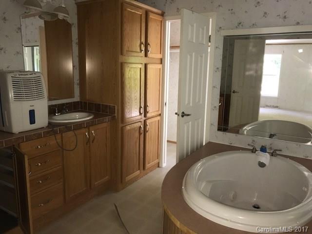 20 Sassafras Valley Road Swannanoa NC 28778