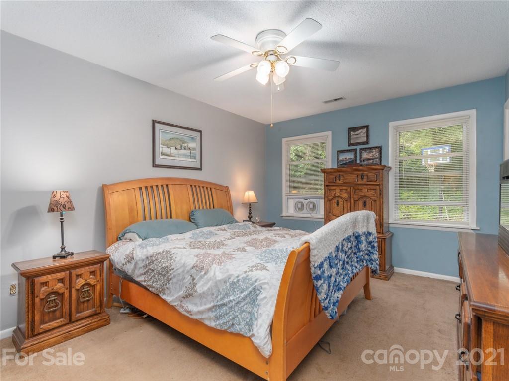 62 Lenoir Circle Waynesville NC 28786
