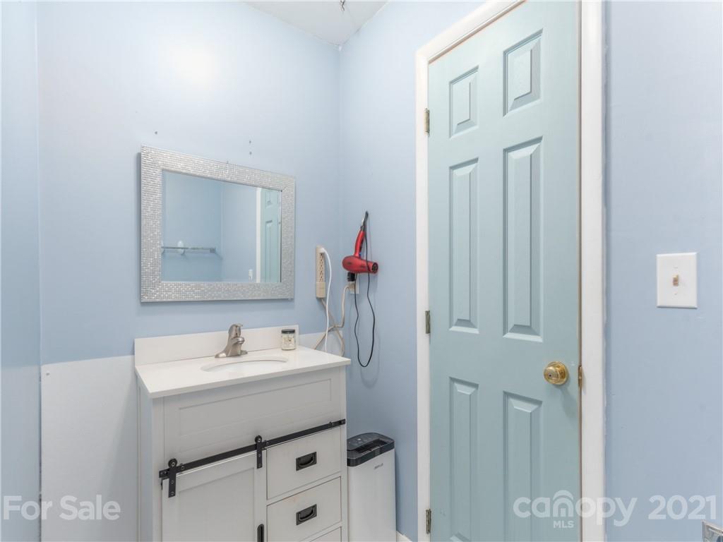 62 Lenoir Circle Waynesville NC 28786