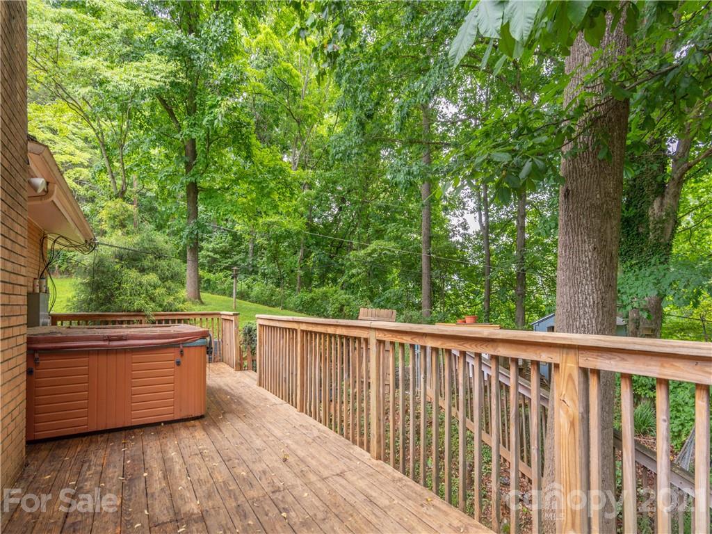 62 Lenoir Circle Waynesville NC 28786