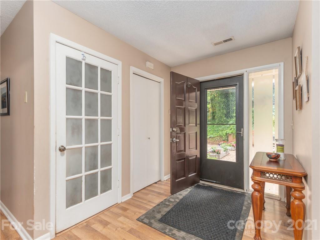 62 Lenoir Circle Waynesville NC 28786