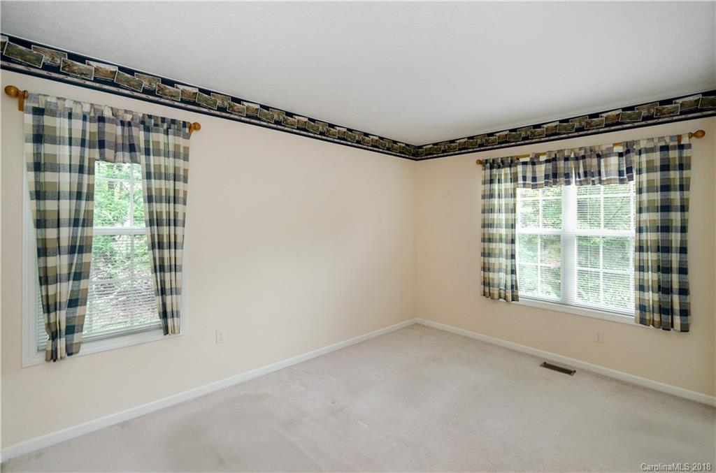 54 St Andrews Drive Etowah NC 28729