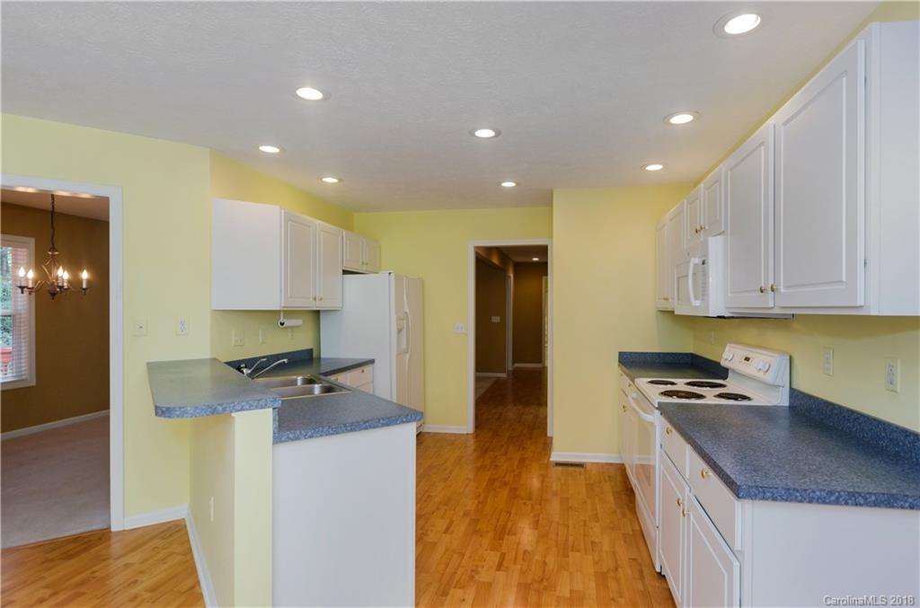 54 St Andrews Drive Etowah NC 28729
