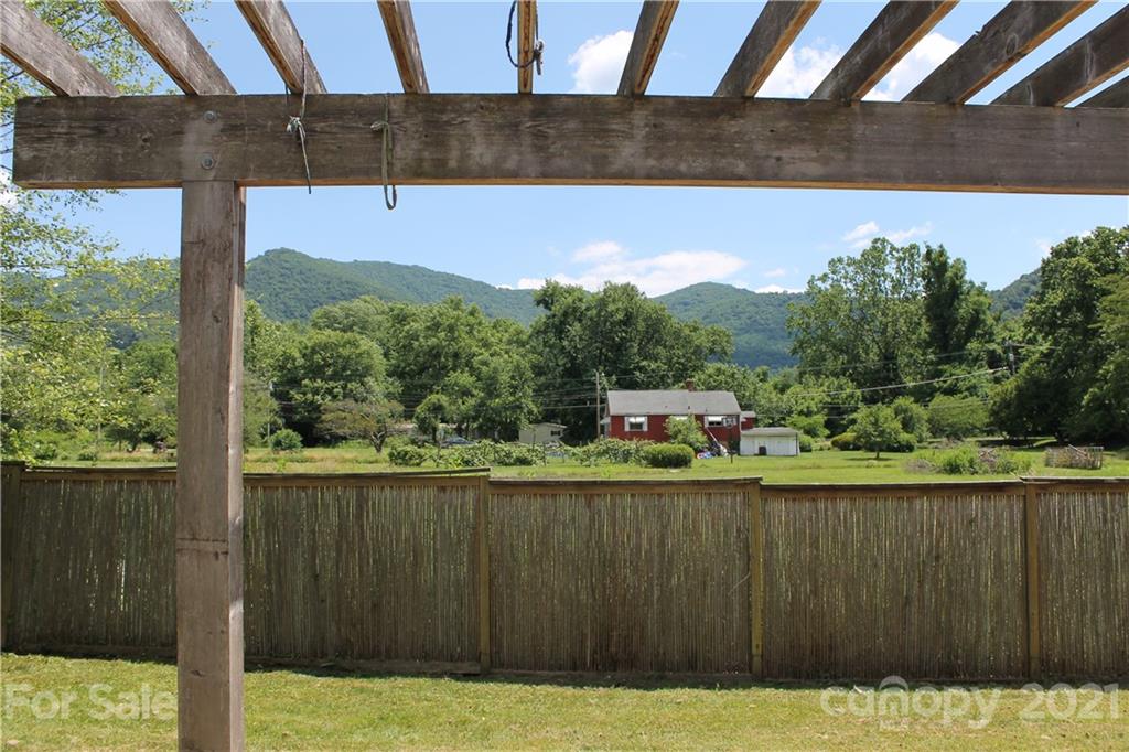 24 Bee Meadows Circle Swannanoa NC 28778