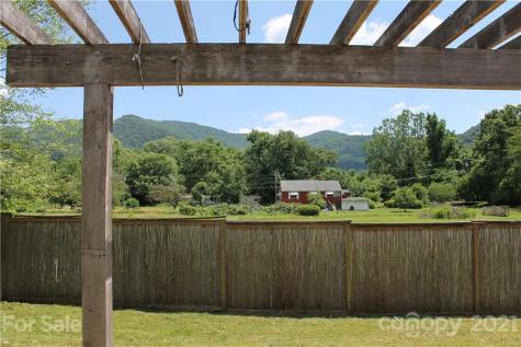 24 Bee Meadows Circle Swannanoa NC 28778