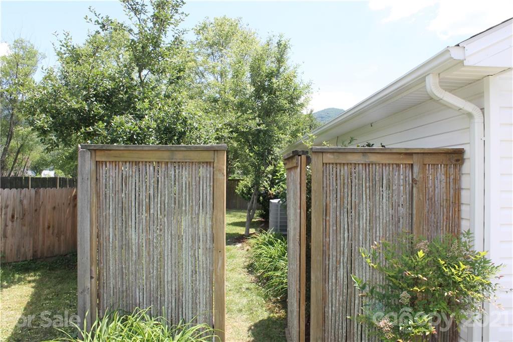 24 Bee Meadows Circle Swannanoa NC 28778