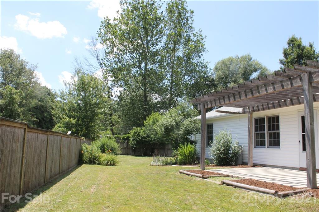 24 Bee Meadows Circle Swannanoa NC 28778