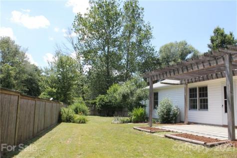 24 Bee Meadows Circle Swannanoa NC 28778