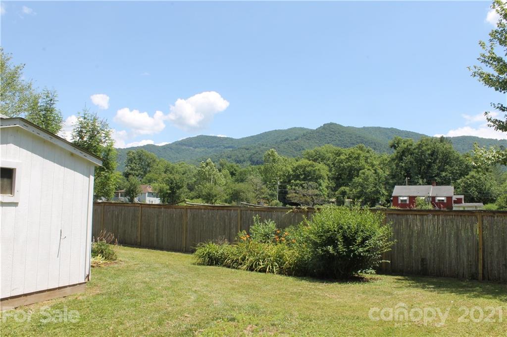 24 Bee Meadows Circle Swannanoa NC 28778