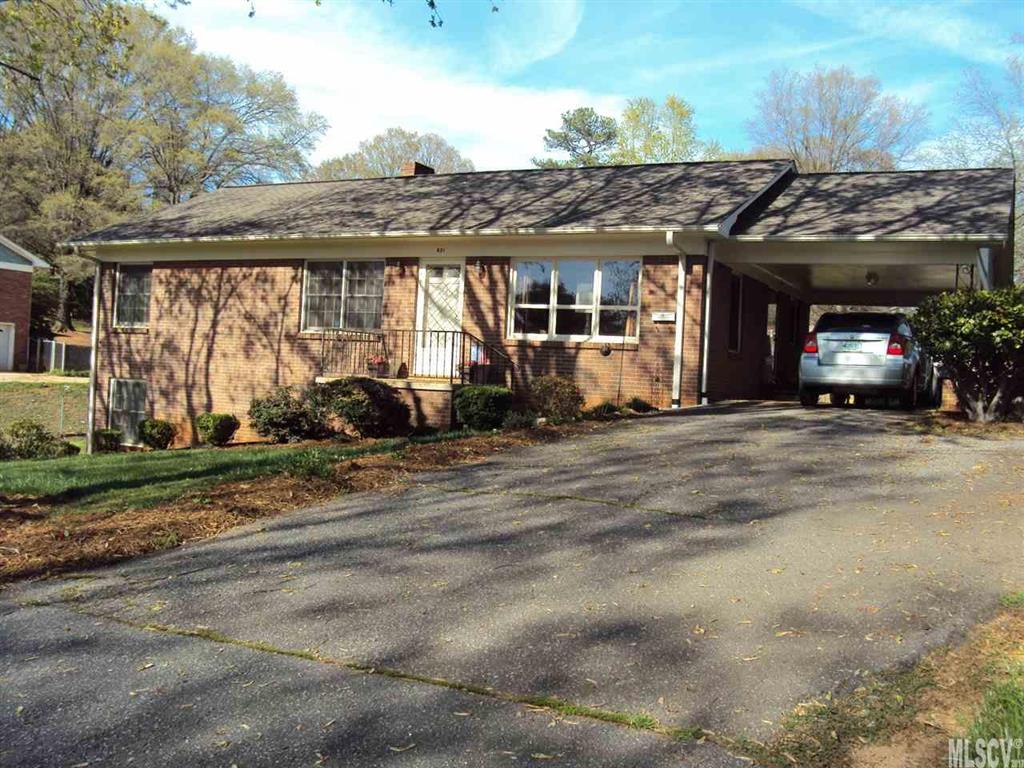 831 7th Street SE Hickory NC 28602