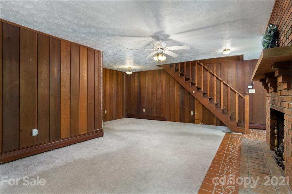 112 Azalea Avenue Swannanoa NC 28778