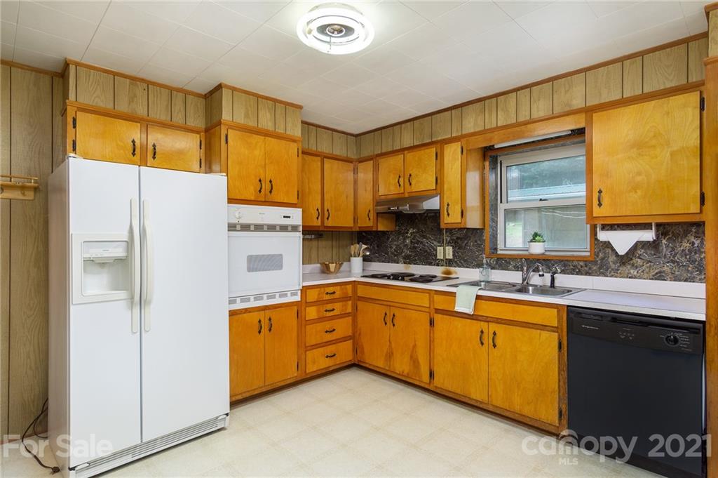 112 Azalea Avenue Swannanoa NC 28778