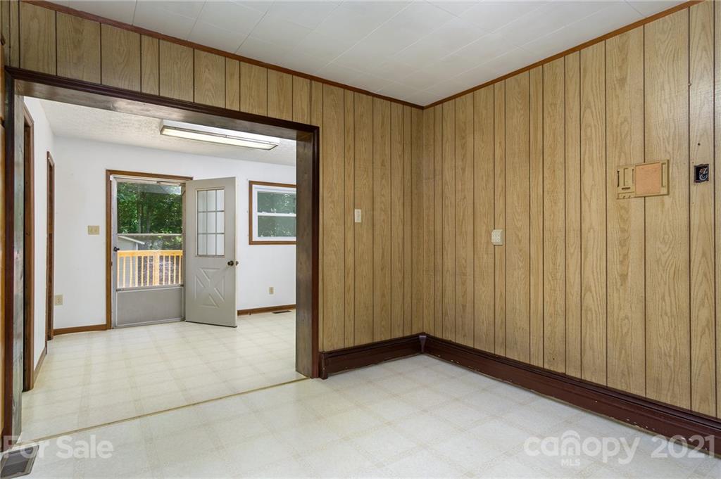 112 Azalea Avenue Swannanoa NC 28778