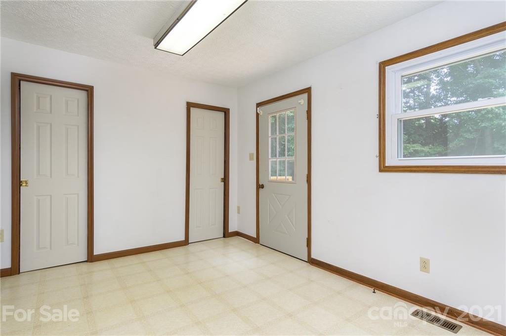 112 Azalea Avenue Swannanoa NC 28778