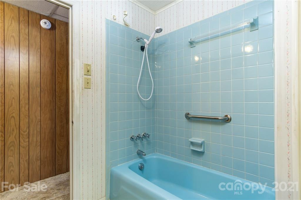 112 Azalea Avenue Swannanoa NC 28778