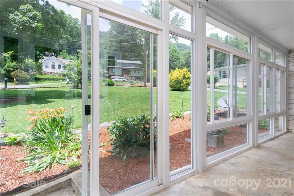 112 Azalea Avenue Swannanoa NC 28778