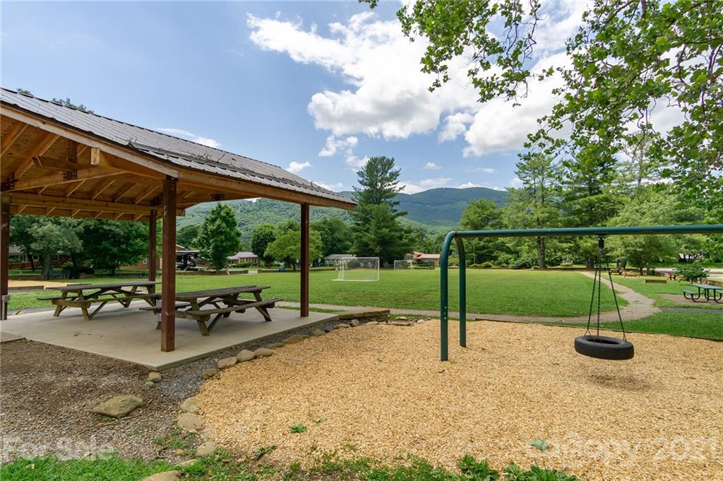 112 Azalea Avenue Swannanoa NC 28778