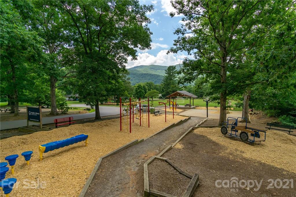 112 Azalea Avenue Swannanoa NC 28778