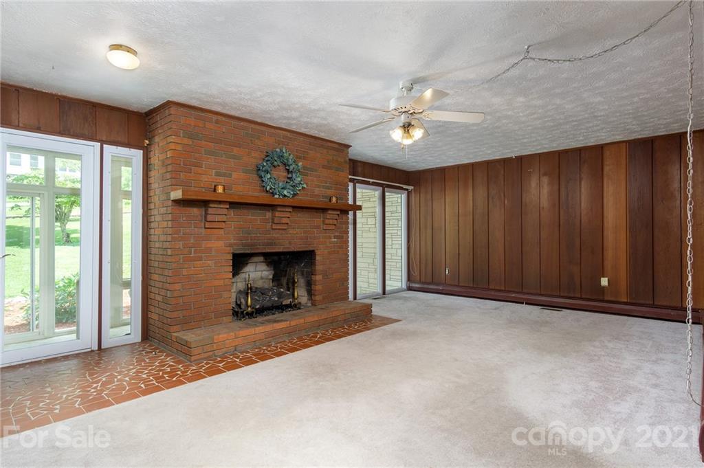 112 Azalea Avenue Swannanoa NC 28778