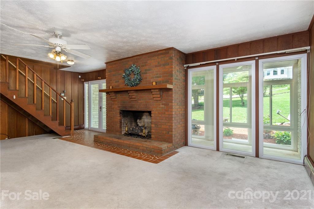 112 Azalea Avenue Swannanoa NC 28778