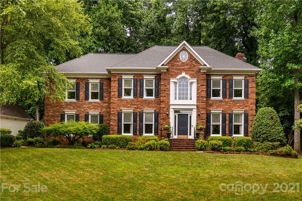 5018 Foxbriar Trail Charlotte NC 28269