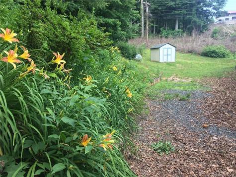 6 Yellow Brick Lane Burnsville NC 28714