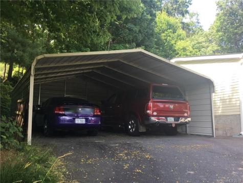 6 Yellow Brick Lane Burnsville NC 28714