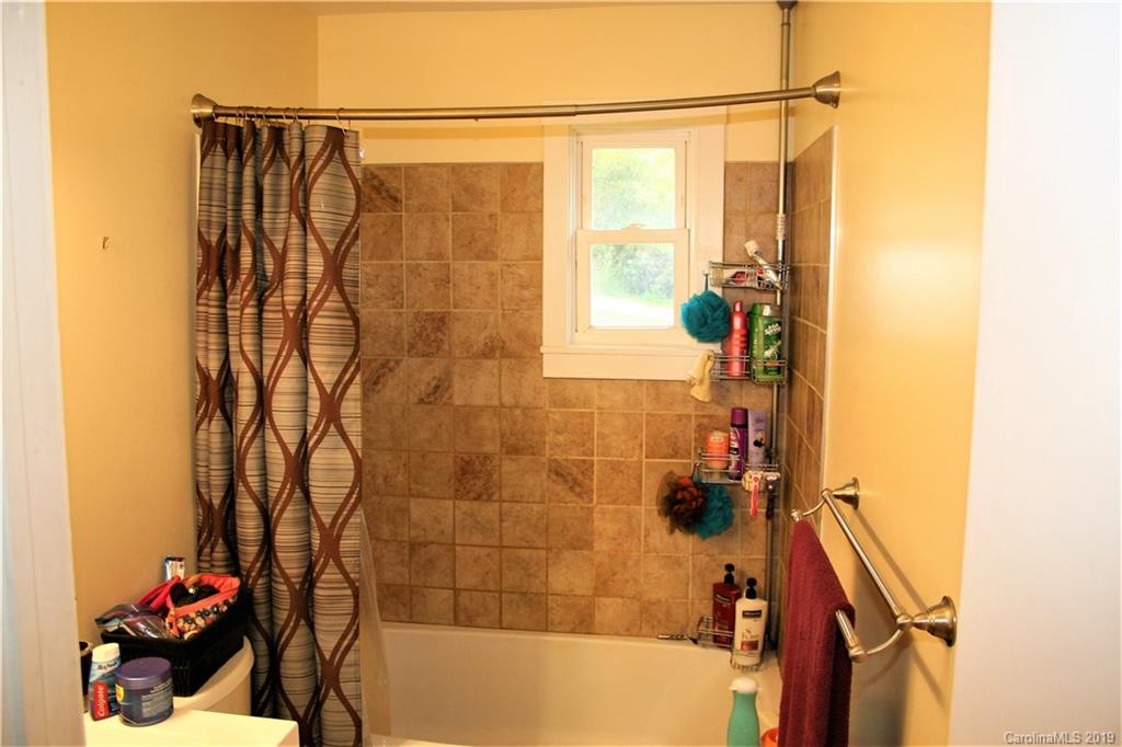 69 Mclean Road Weaverville NC 28787
