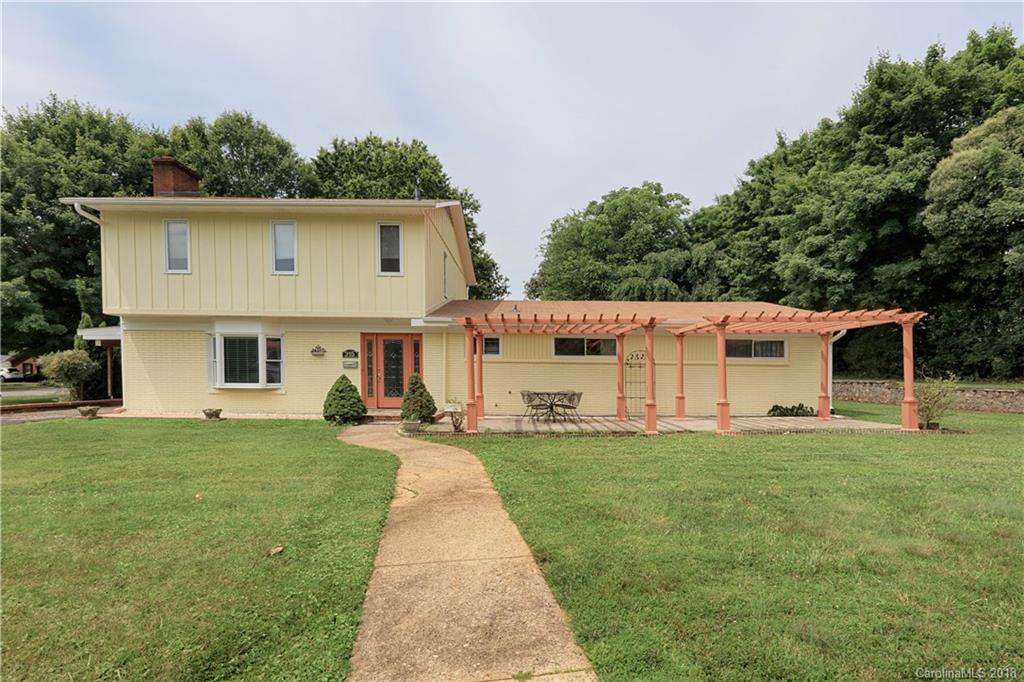 315 Summit Avenue Statesville NC 28677