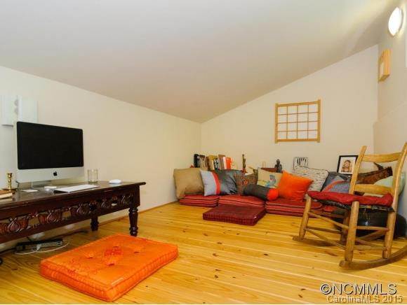 58 Maple Springs Road Asheville NC 28805