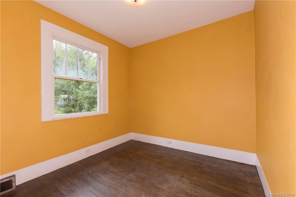 152 Sand Hill Road Asheville NC 28806